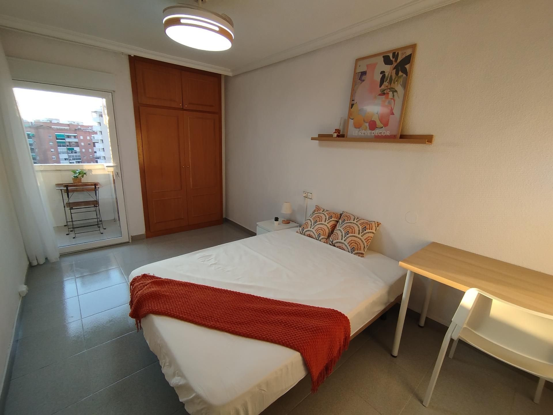 Flat to share in Calle TRES DE ABRIL, Centro, Casco Urbano
