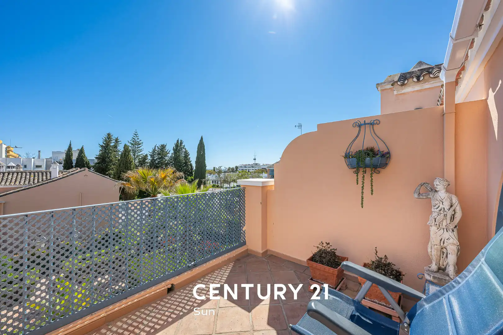Vista exterior de Casa adosada en venta en Marbella con Aire acondicionado, Calefacción y Jardín privado