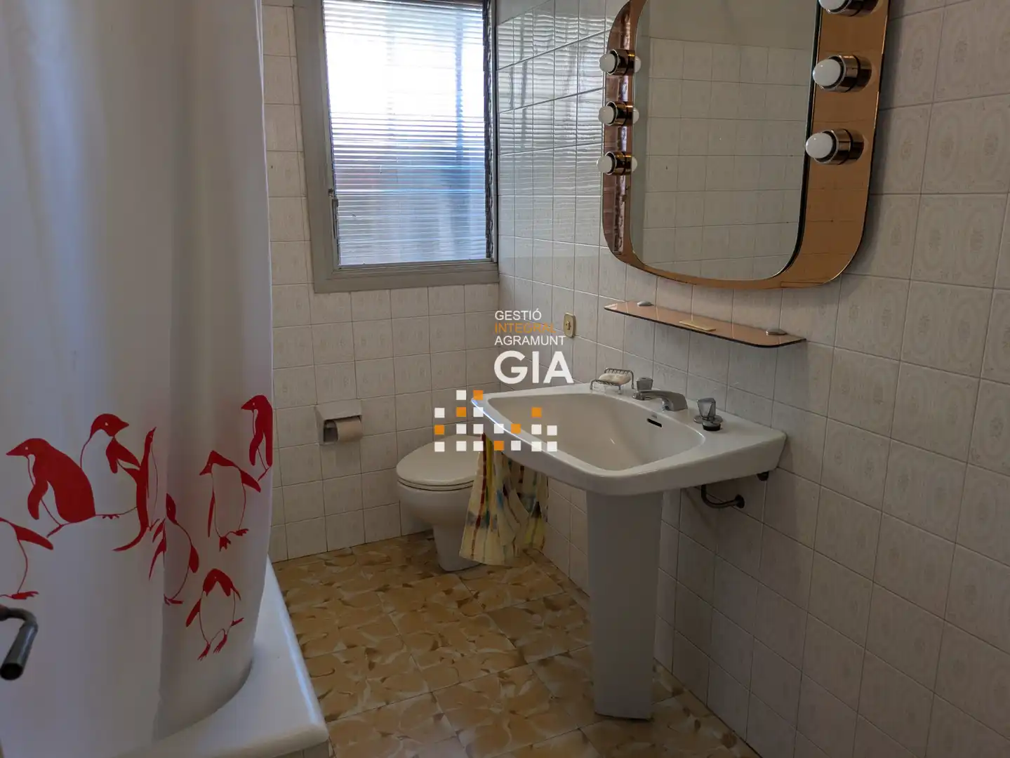 Baño de Piso en venta en Agramunt con Calefacción, Terraza y Amueblado