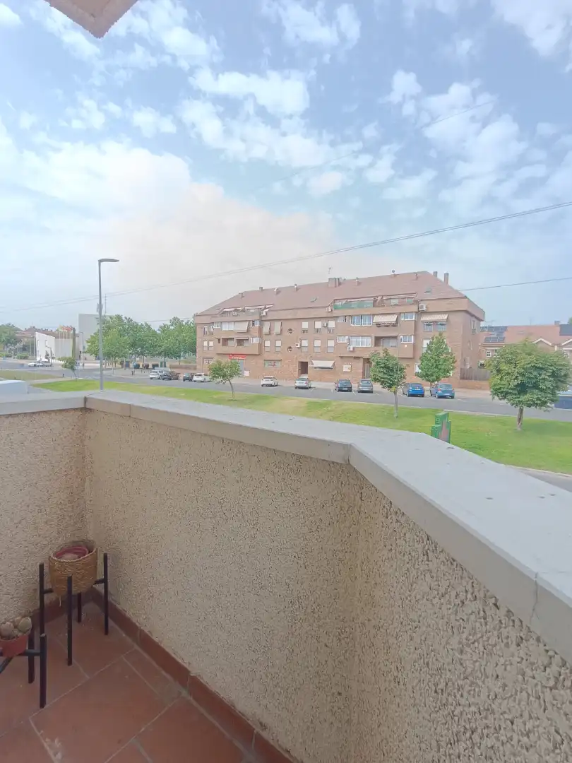 Vista exterior de Pis de lloguer en Villanueva del Pardillo amb Aire condicionat, Calefacció i Parquet