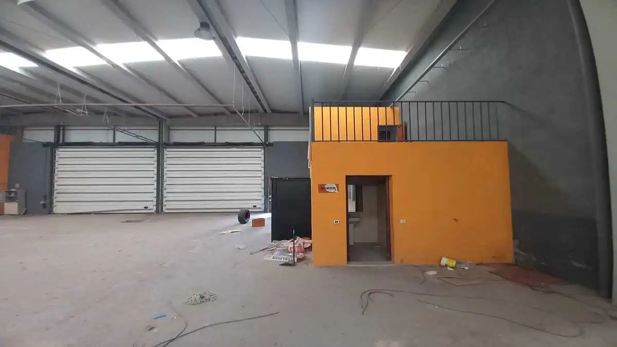 Nau industrial en venda en Bailén