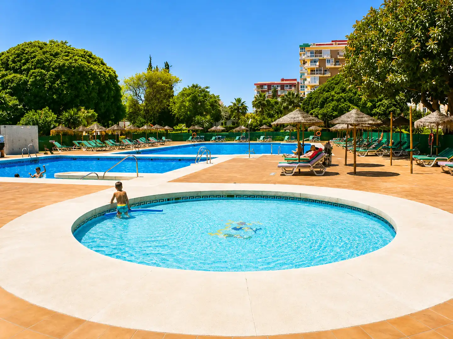 Swimming pool of Apartments for sale in Benalmádena  with Air Conditioner, Heating and Terrace