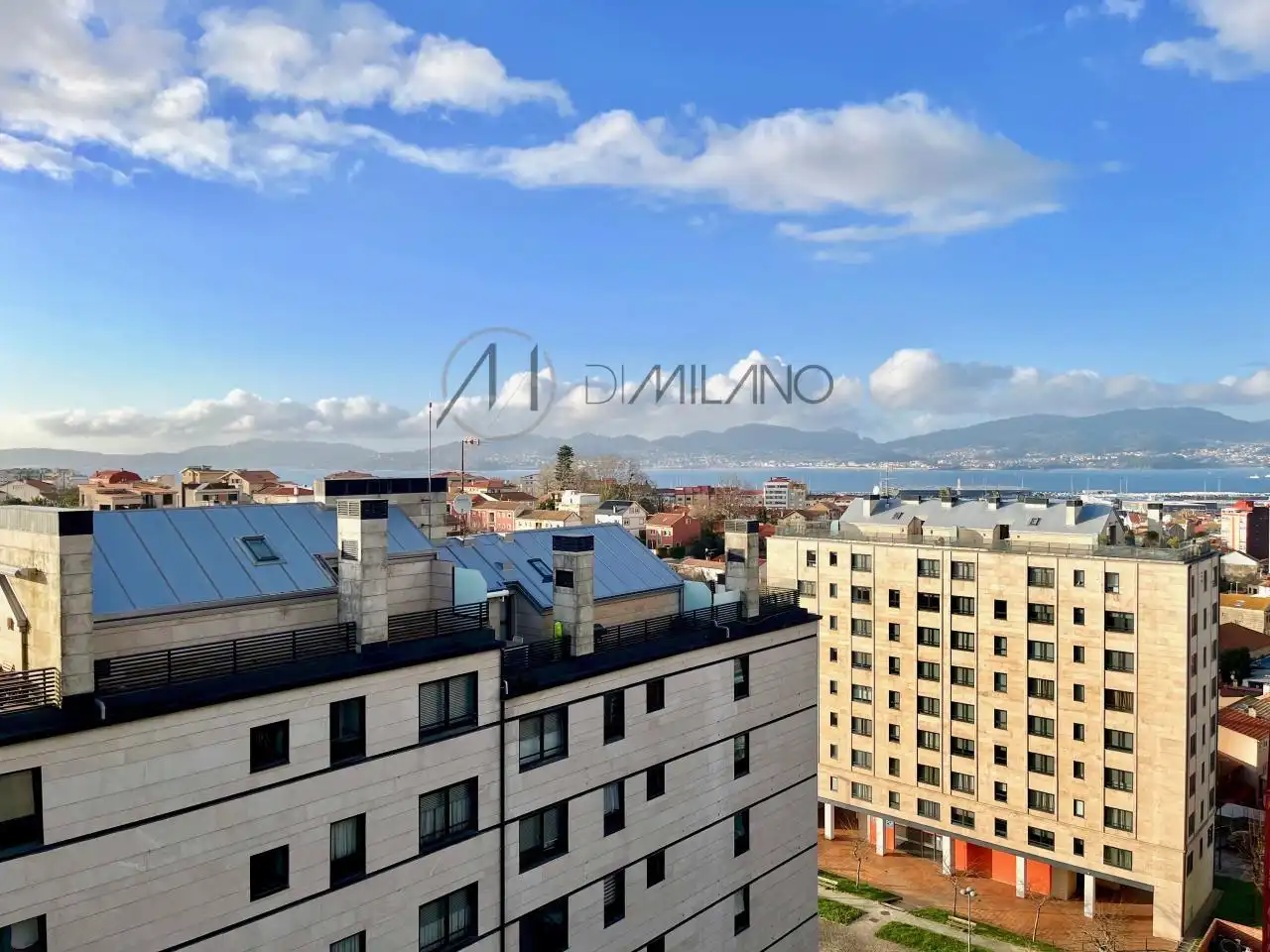 Vista exterior de Pis en venda en Vigo  amb Calefacció, Terrassa i Traster