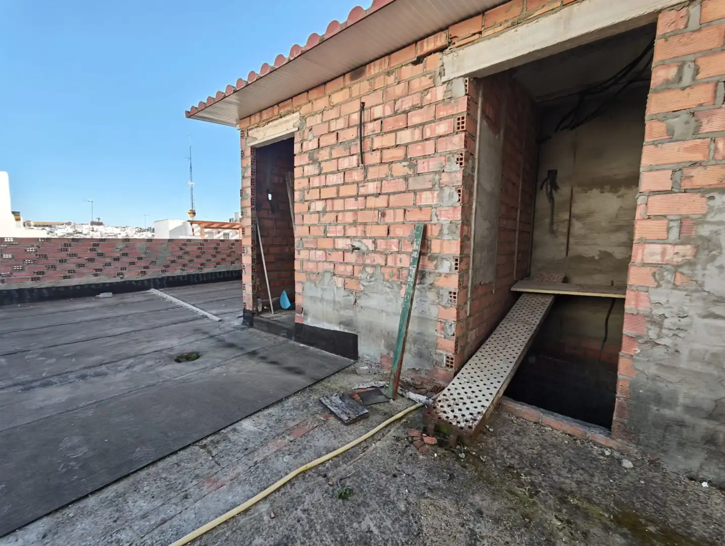 Vista exterior de Casa o xalet en venda en Alcalá de Guadaira amb Terrassa