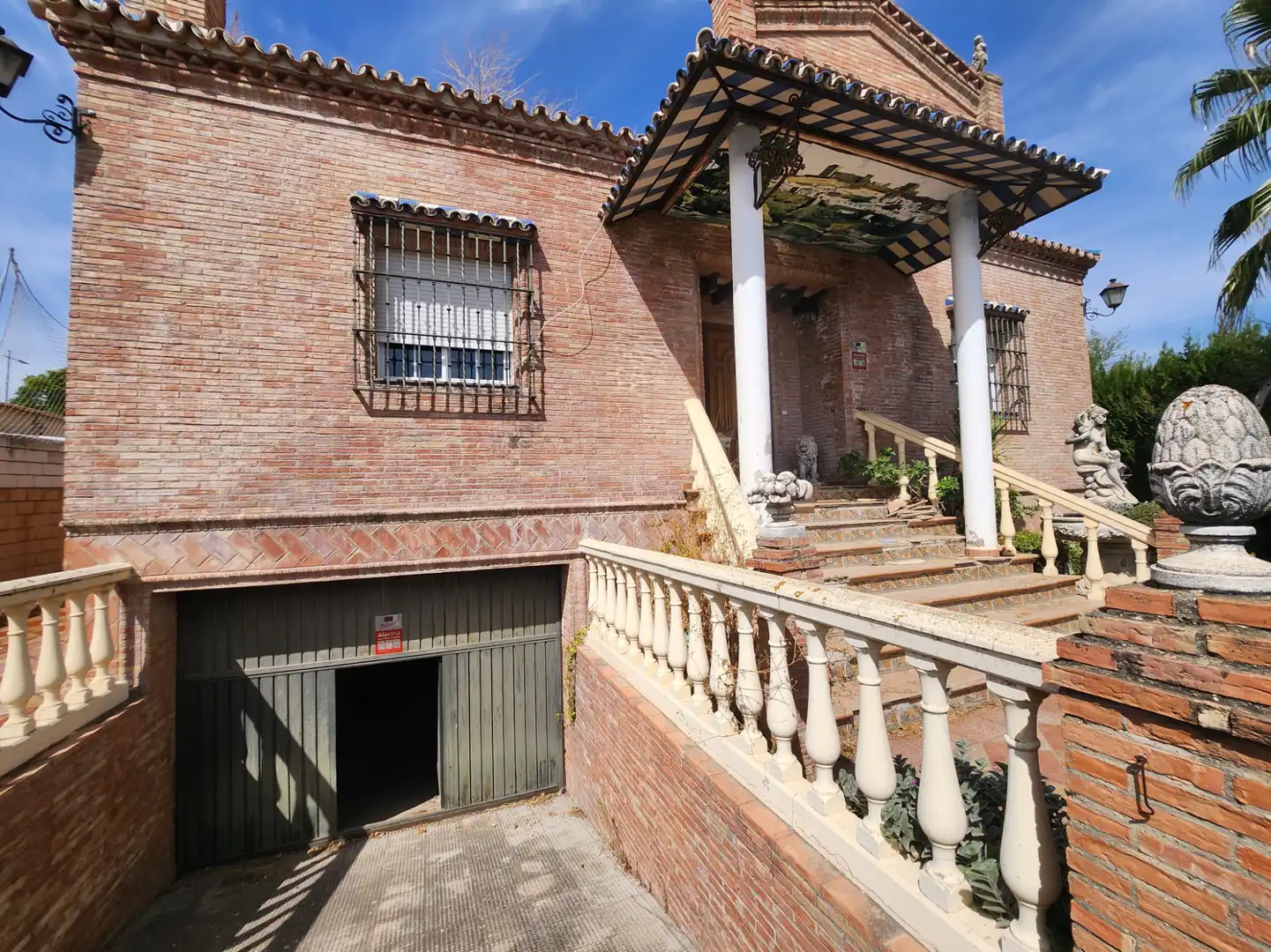 Vista exterior de Casa o xalet en venda en El Viso del Alcor amb Aire condicionat, Calefacció i Jardí privat