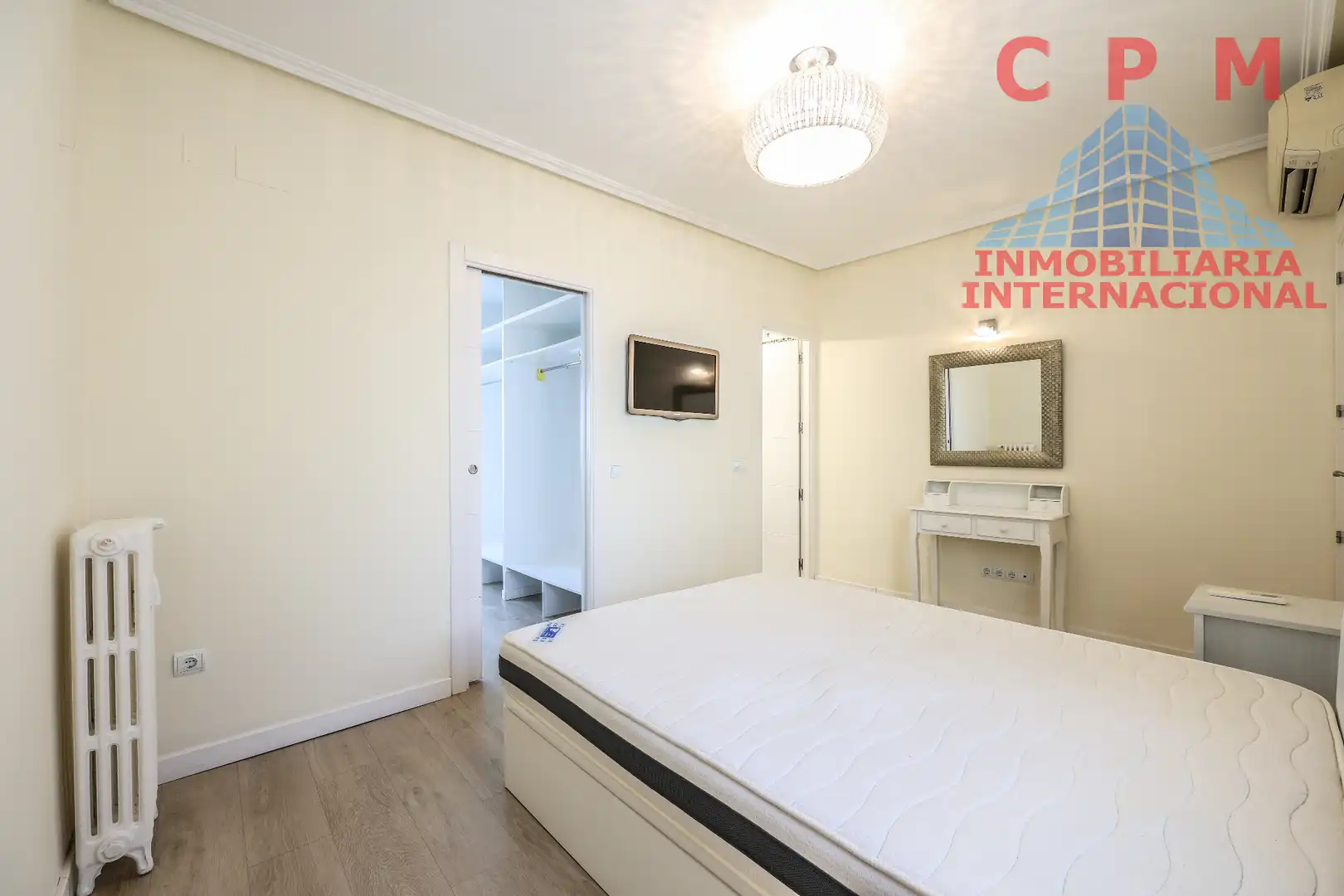 Bedroom of Attic for rent in Madrid  with Air Conditioner, Heating and Parquet flooring