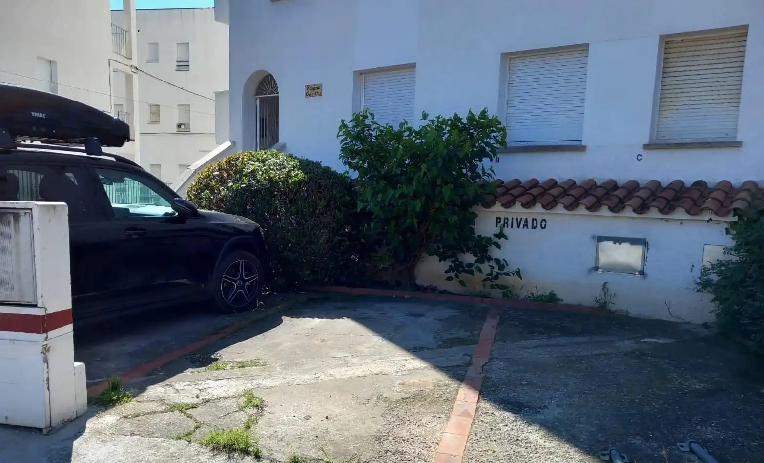 Parkplatz von Wohnungen zum Verkauf in Empuriabrava mit Terrasse