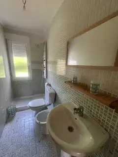 Bany de Casa o xalet en venda en León Capital  amb Calefacció i Traster