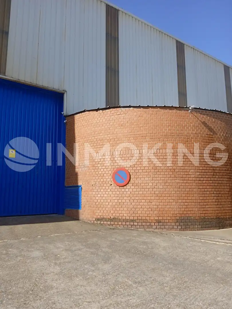 Exterior view of Industrial buildings for sale in Pinto