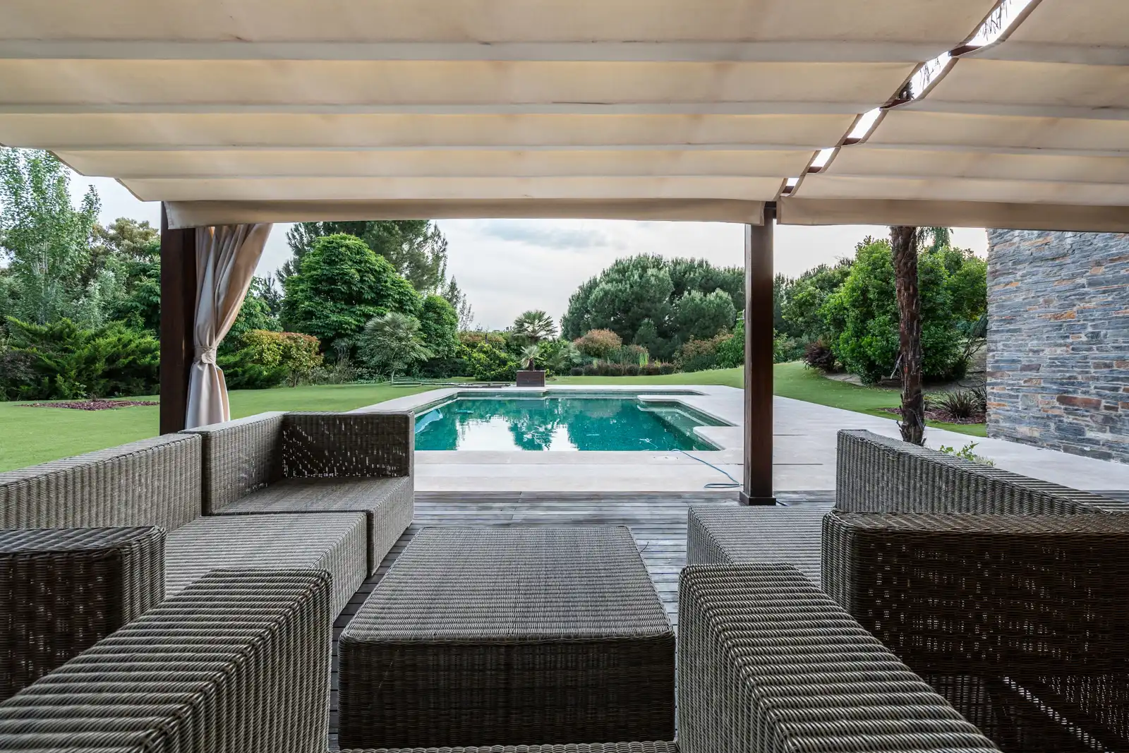 Terrassa de Casa o xalet en venda en Las Rozas de Madrid amb Aire condicionat, Calefacció i Jardí privat