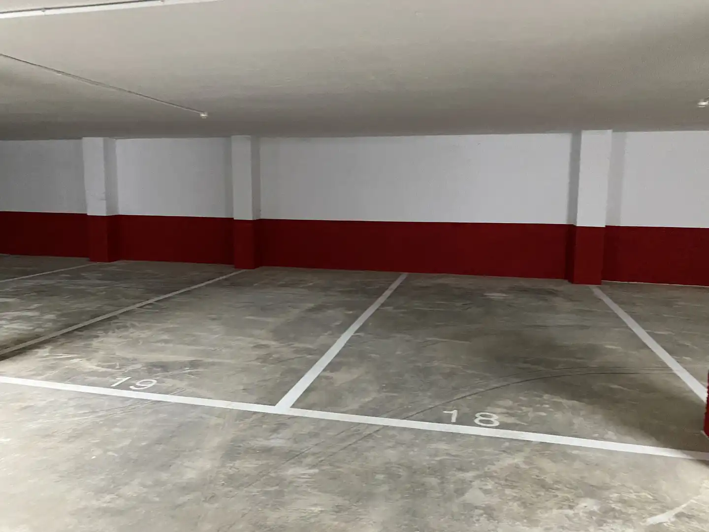 Parking with lift for sale in Filipinas, 1