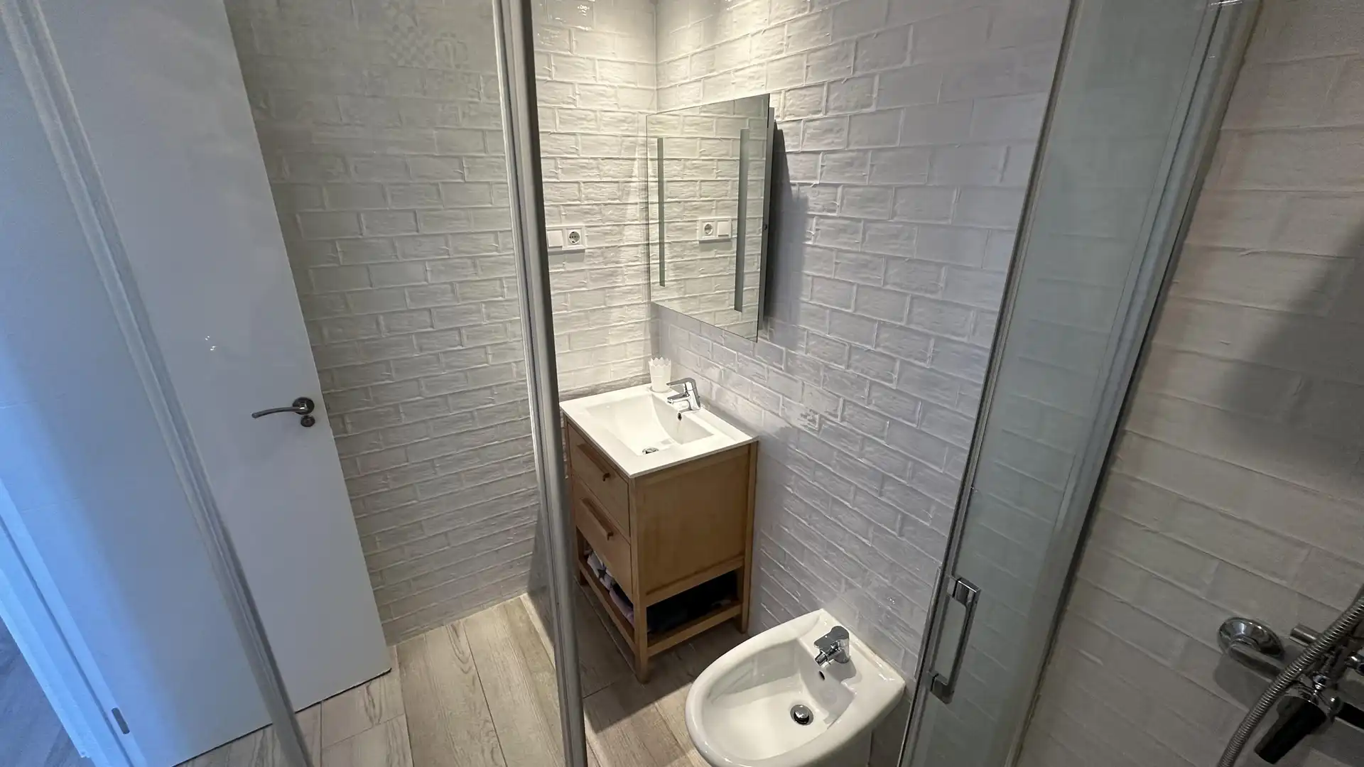 Bany de Apartament de lloguer en Fuengirola amb Jardí privat i Piscina comunitària