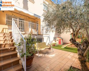 Jardí de Casa adosada en venda en  Granada Capital amb Calefacció i Terrassa