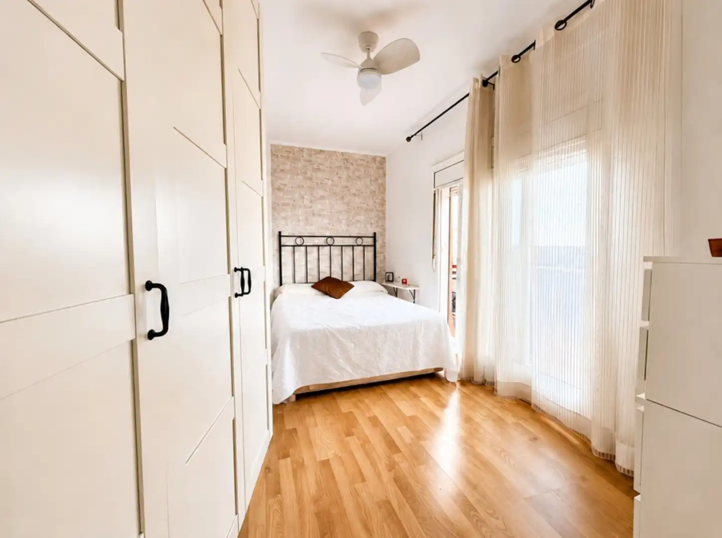 Bedroom of Attic for sale in Barcelona  with Air Conditioner, Terrace and Oven