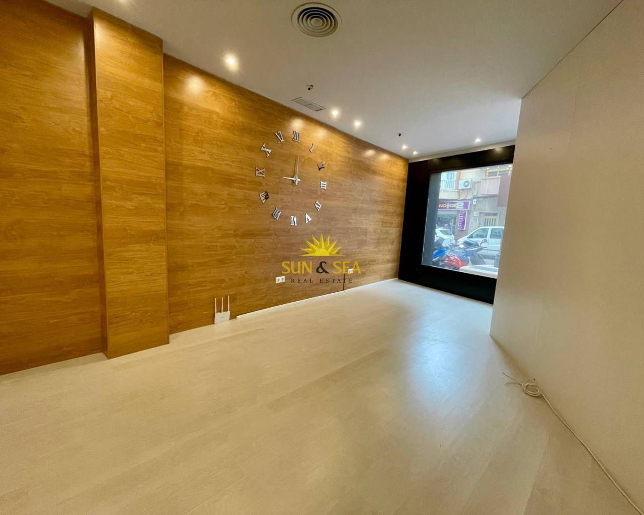 Local de lloguer en Guardamar del Segura amb Aire condicionat