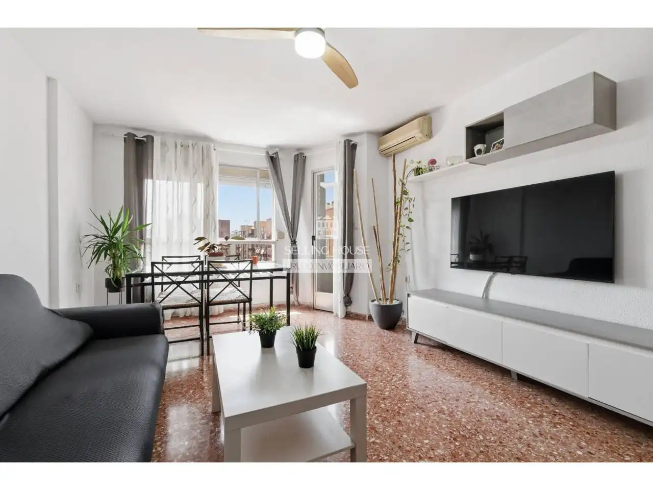 Living room of Flat for sale in Xirivella  with Air Conditioner, Storage room and Balcony