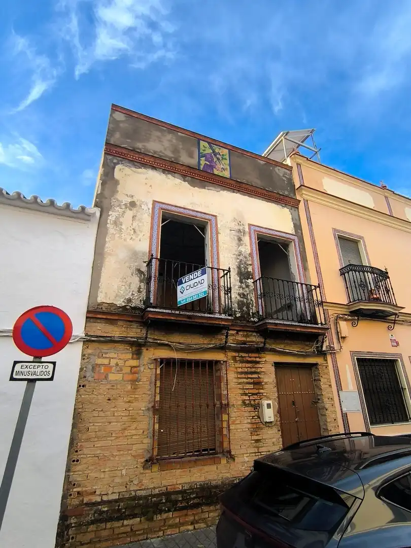 Vista exterior de Casa o chalet en venta en Mairena del Alcor