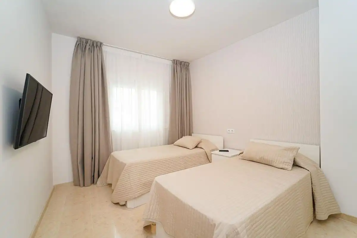 Habitación de Apartamento en venta en Marbella con Aire acondicionado, Calefacción y Terraza