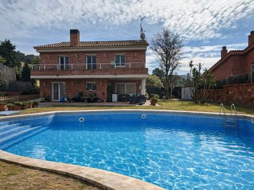 Chalet con balcón en venta en Carrer de Salvador Espriu