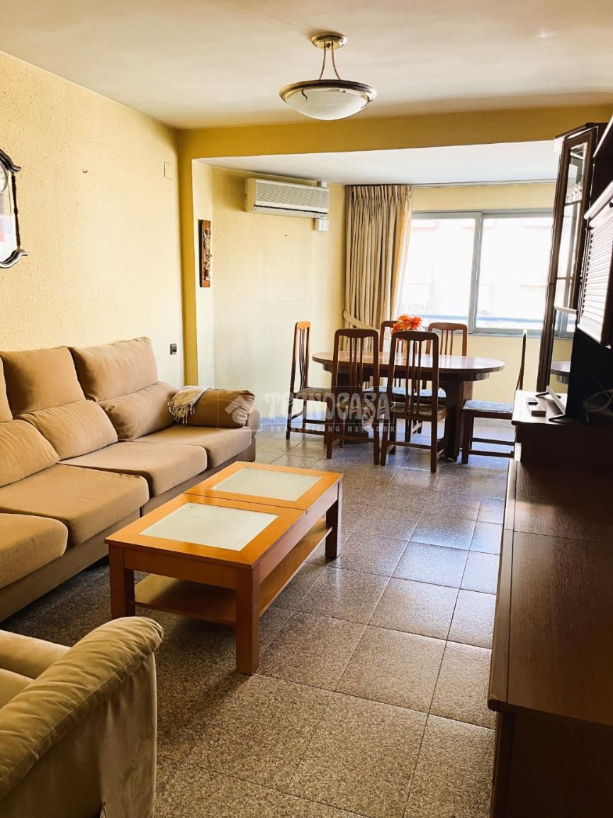 Living room of Flat for sale in  Valencia Capital  with Air Conditioner and Balcony
