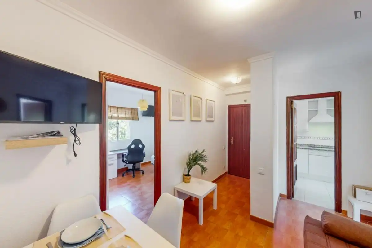 Habitación de Apartamento para compartir en Jerez de la Frontera con Amueblado, Lavadora y Microondas
