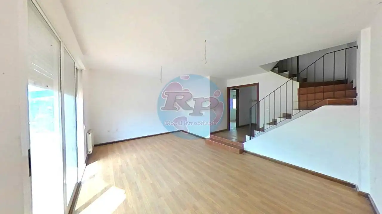 Living room of Detached homes for sale in Congosto  with Heating, Private garden and Parquet flooring