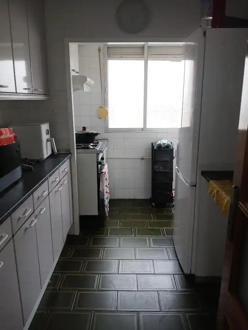 Küche von Wohnungen zur Miete in Madrid mit Waschmaschine und Mikrowelle