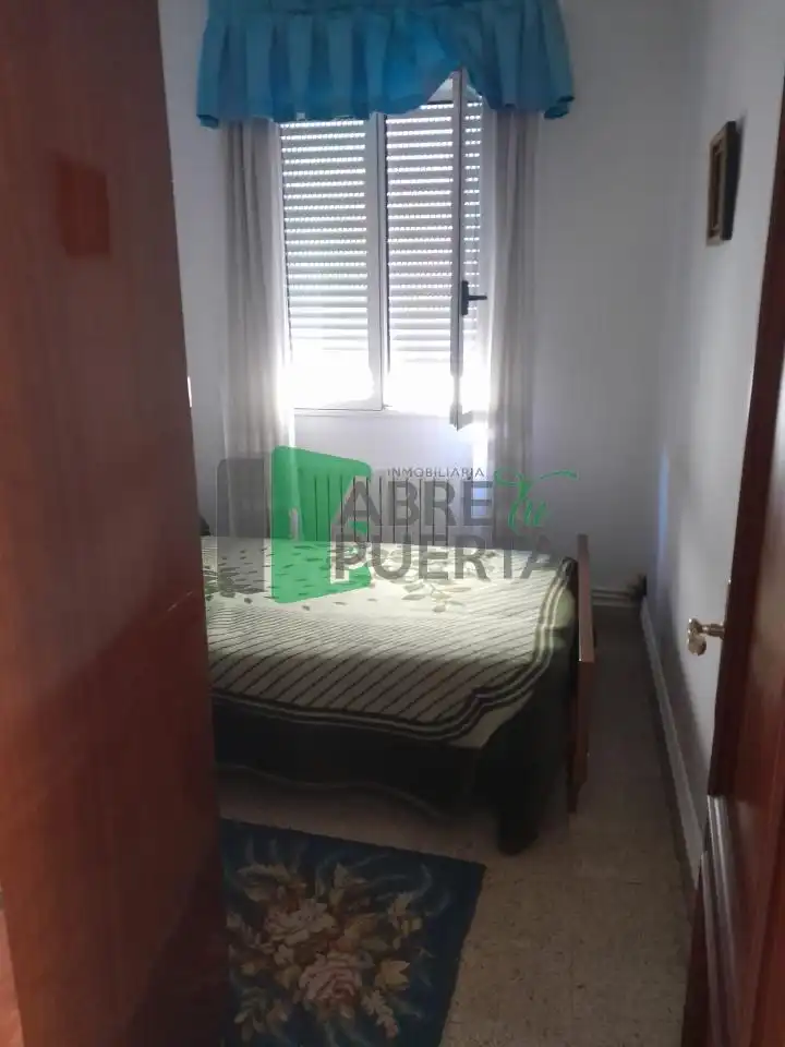 Habitación de Casa o chalet en venta en Ourense Capital  con Calefacción y Jardín privado