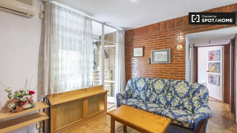 Sala d'estar de Apartament per a compartir en Madrid amb Aire condicionat i Terrassa