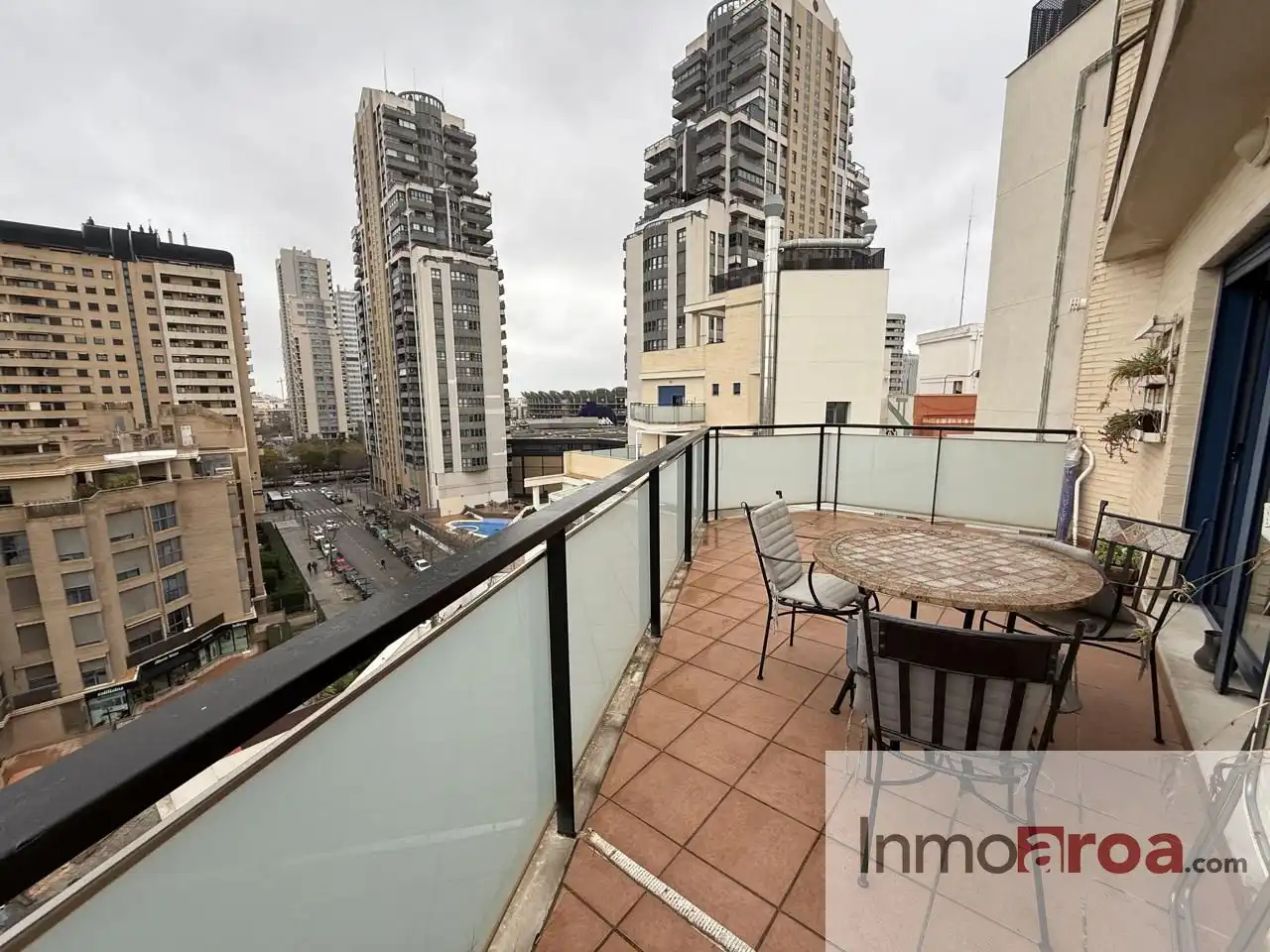 Außenansicht von Wohnung zur Miete in Valencia mit Klimaanlage, Heizung und Terrasse