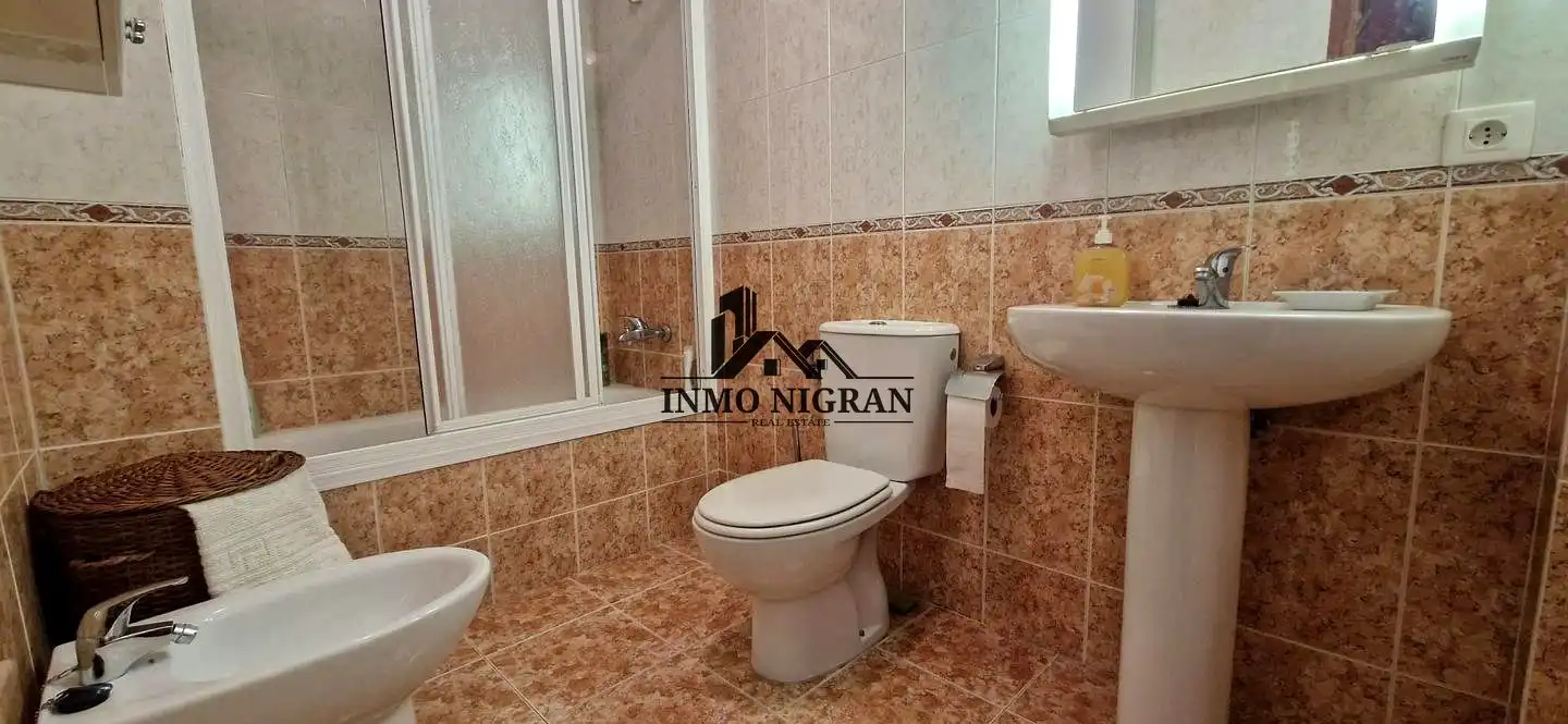Badezimmer von Wohnung zur Miete in Nigrán mit Terrasse und Möbliert