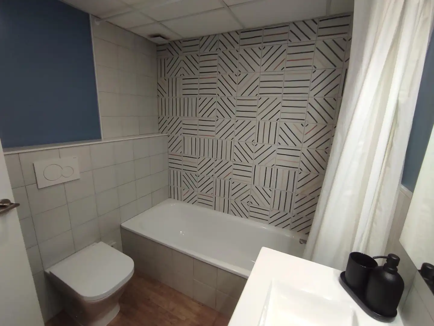 Badezimmer von Wohnungen zur Miete in Valencia mit Klimaanlage, Heizung und Terrasse