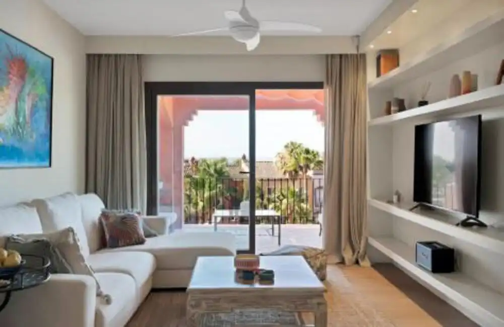 Wohnzimmer von Dachboden zur Miete in Marbella mit Klimaanlage, Heizung und Terrasse