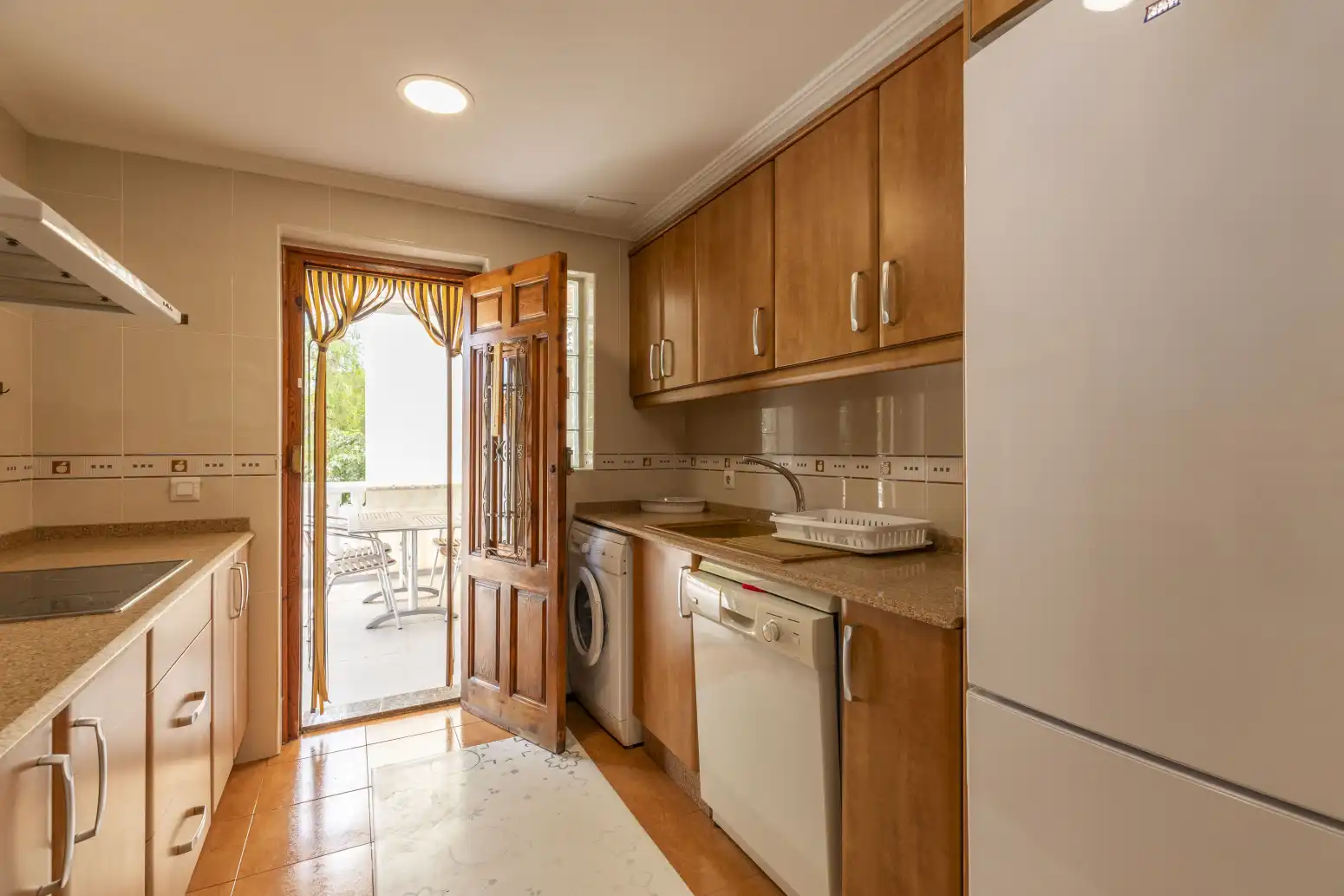 Cocina de Casa o chalet en venta en Tavernes Blanques con Aire acondicionado, Calefacción y Terraza