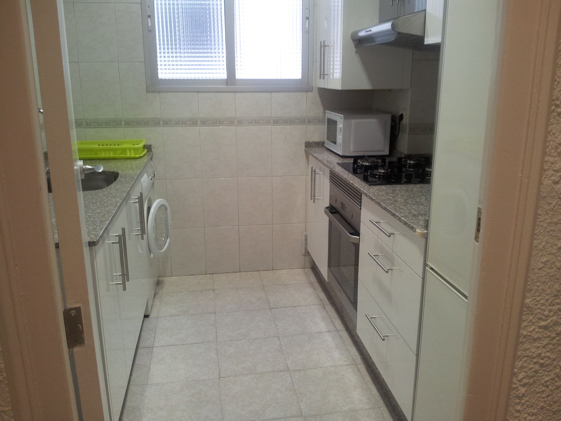 Cocina de Piso de alquiler en  Valencia Capital con Amueblado, Horno y Lavadora