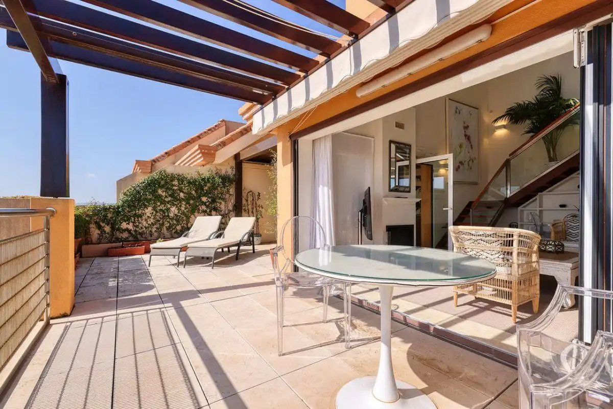 Terrasse von Wohnungen zur Miete in Sotogrande mit Klimaanlage, Heizung und Terrasse