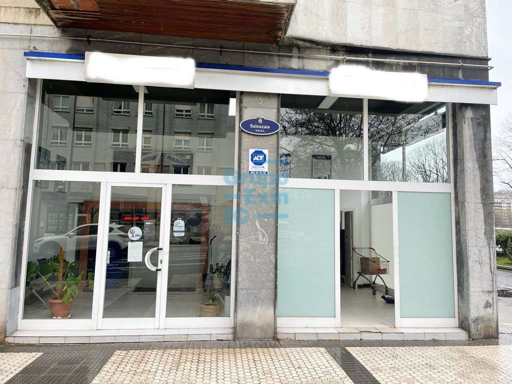 Vista exterior de Local en venda en Irun 