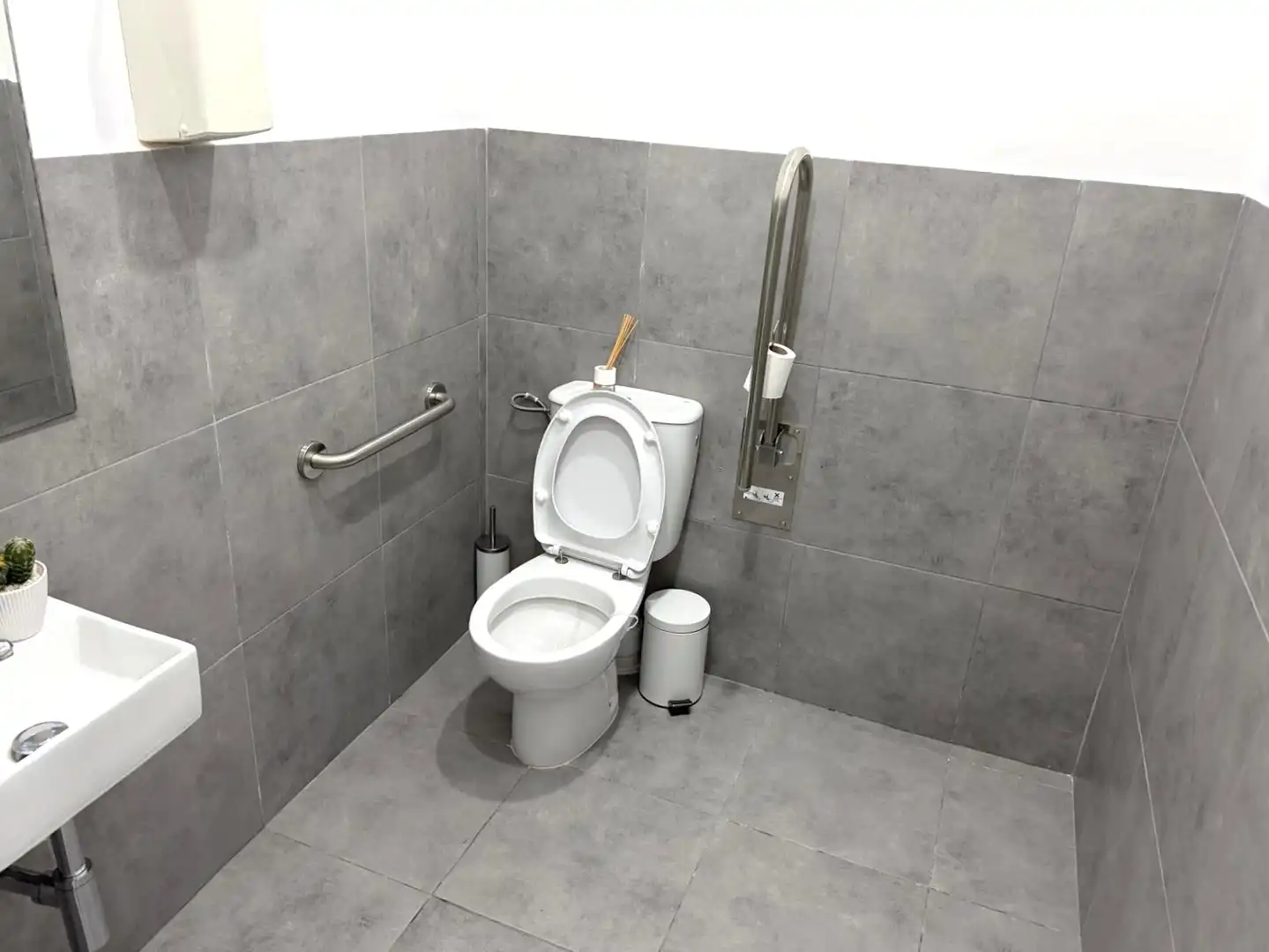 Baño de Local en venta en Sants - Montjuïc