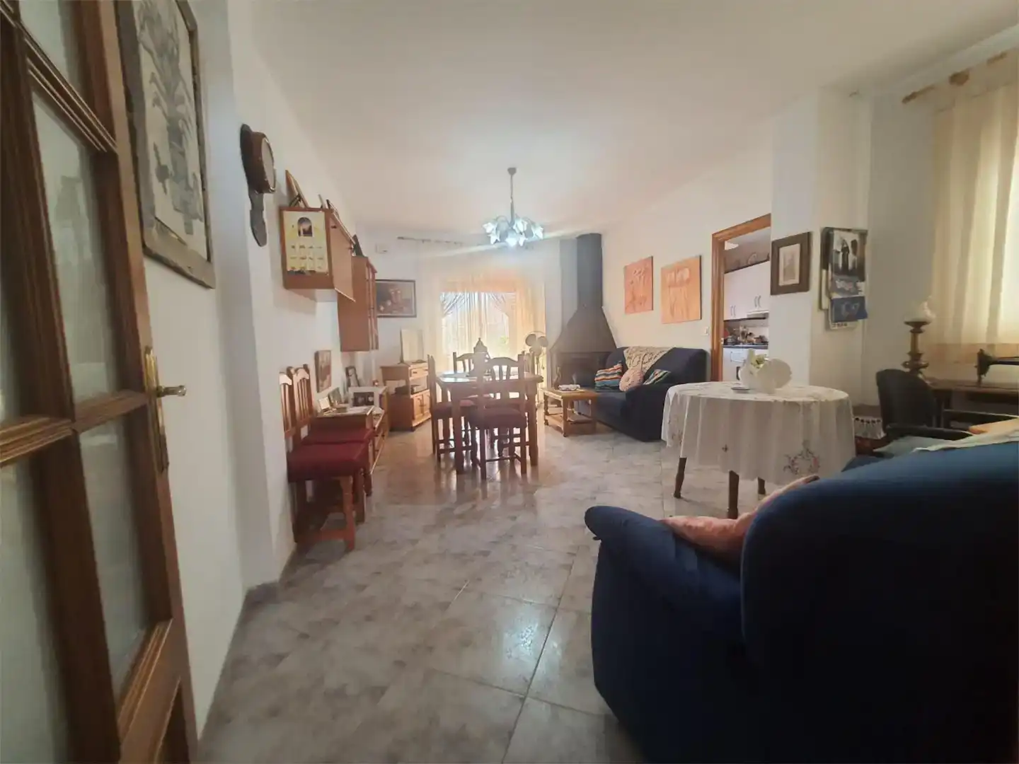 Sala d'estar de Casa adosada en venda en Cádiar amb Piscina, Moblat i Forn