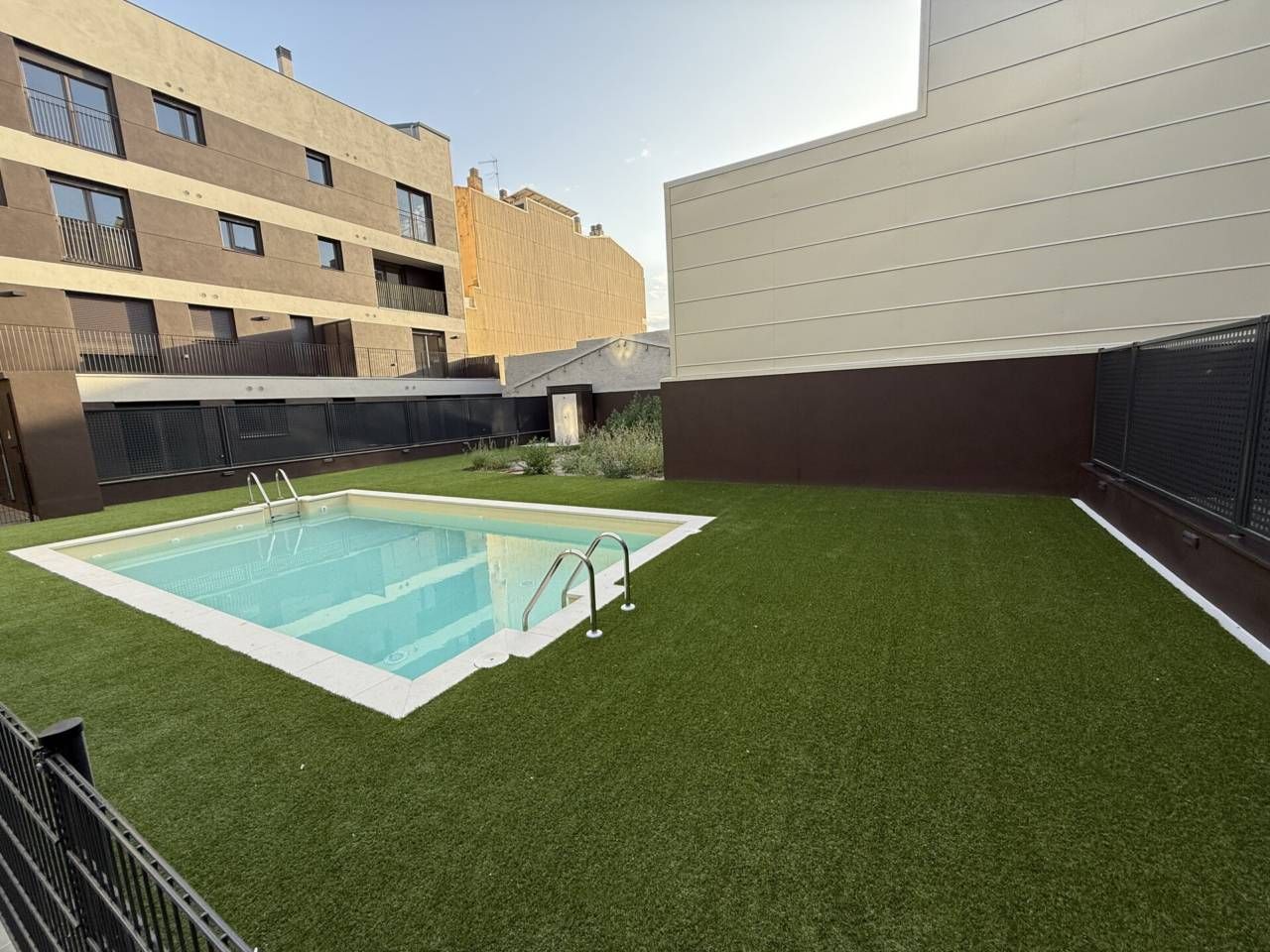 Swimming pool of Flat to rent in Terrassa  with Air Conditioner, Heating and Parquet flooring
