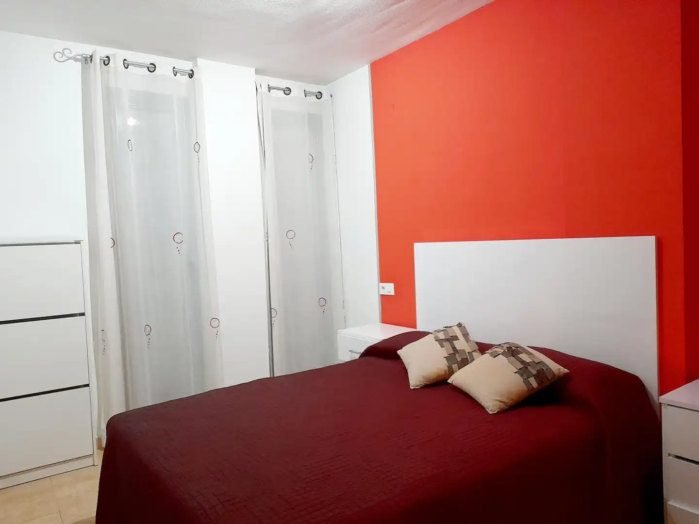 Wohnung zur Miete in Avenida de los Jerónimos, Guadalupe