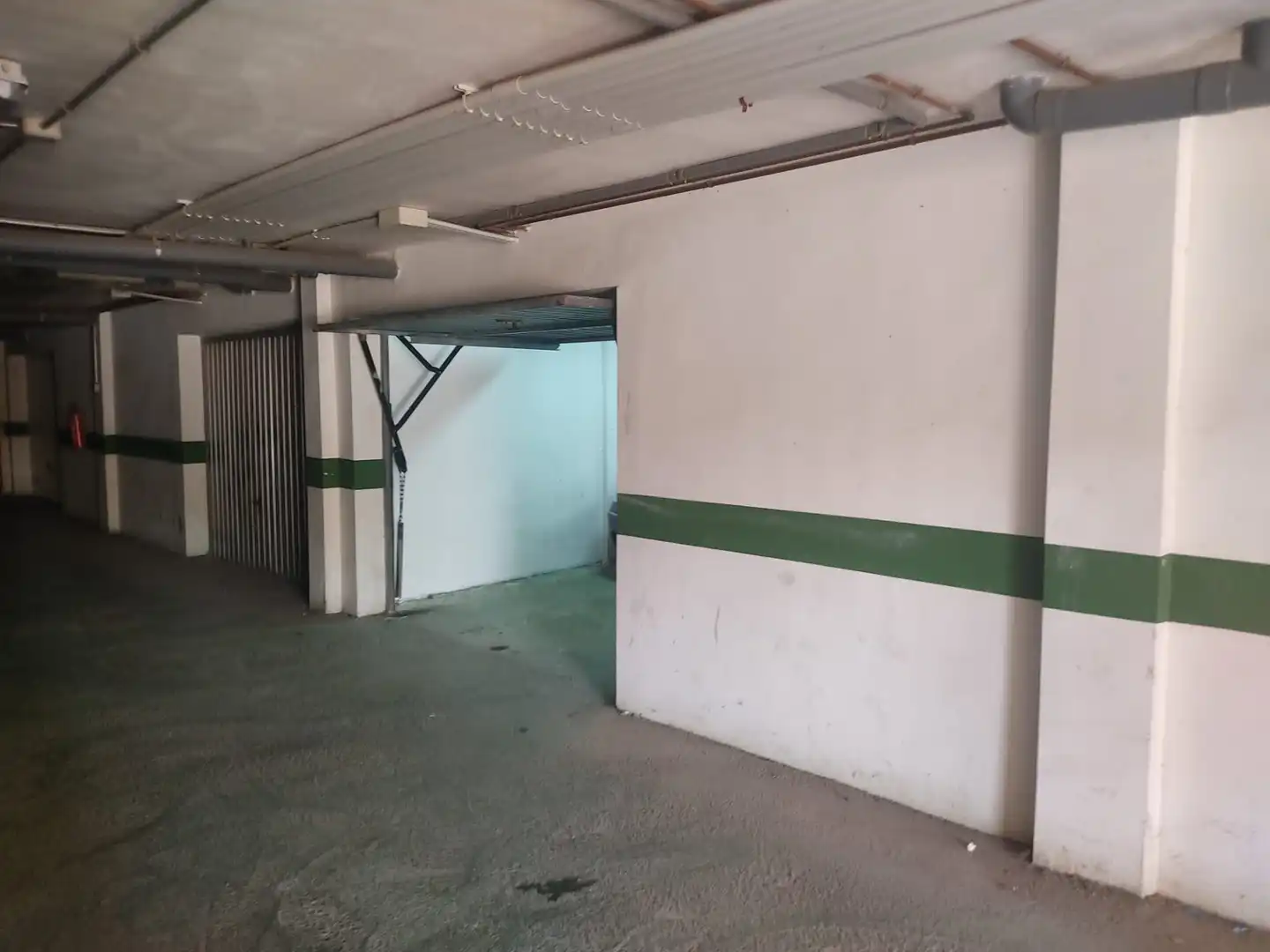 Parkplatz von Einfamilien-Reihenhaus zum Verkauf in La Unión mit Klimaanlage, Heizung und Abstellraum