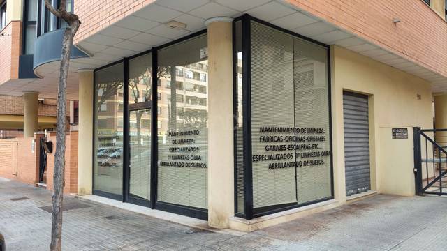 Local comercial en Venta en  Calle Alicante 24, 24 en Plaza Illes Columbretes