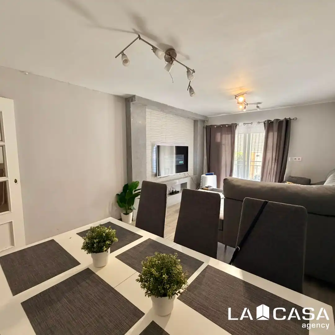 Living room of Flat for sale in Sevilla  with Heating and Terrace
