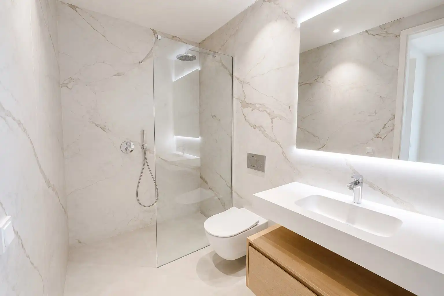 Bany de Apartament en venda en Marbella amb Aire condicionat, Terrassa i Traster