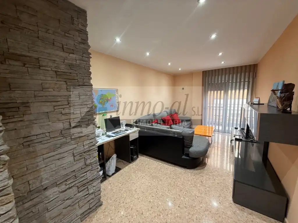 Appartamento con balcone in vendita a Calle Santo Tomas