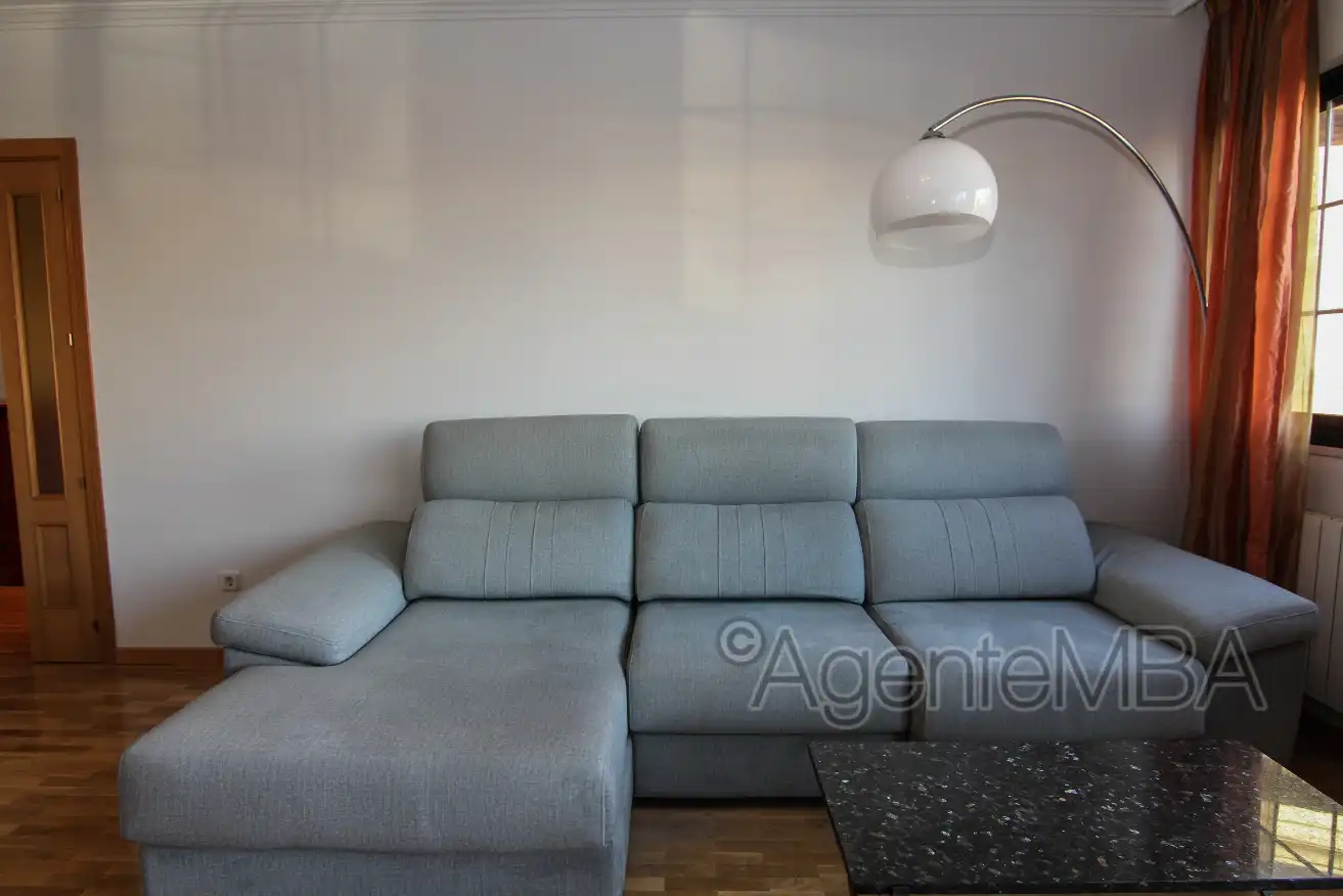 Sala d'estar de Pis de lloguer en Majadahonda amb Calefacció, Parquet i Terrassa