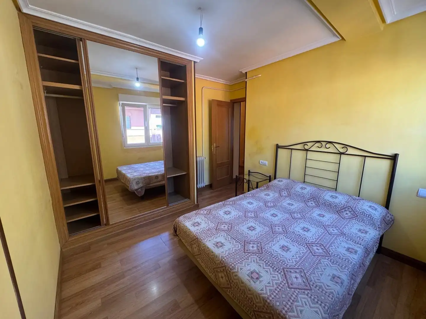 Schlafzimmer von Wohnung zum Verkauf in Ponferrada mit Heizung, Abstellraum und Balkon