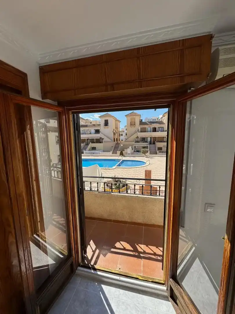 Terrassa de Casa adosada en venda en Torrevieja amb Terrassa, Forn i Balcó