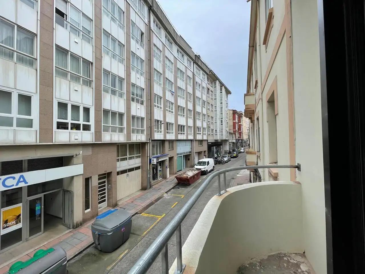Vista exterior de Pis en venda en A Coruña Capital  amb Balcó i Alarma